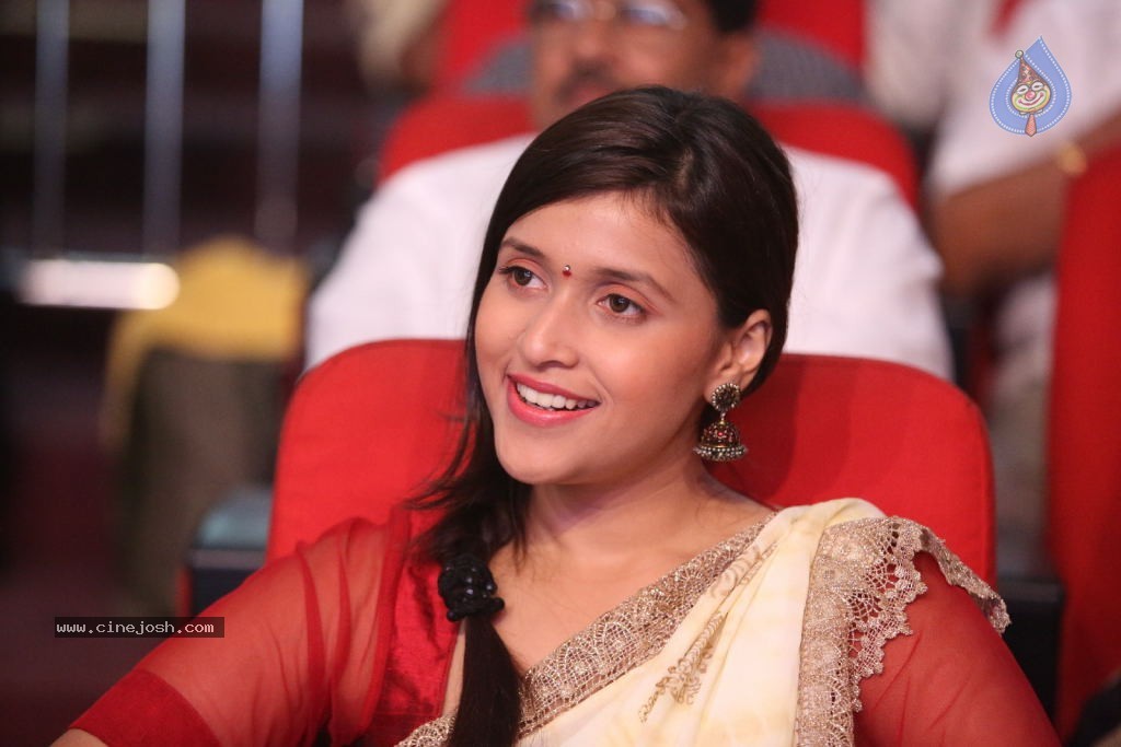 Barbie Chopra New Stills - 74 / 90 photos