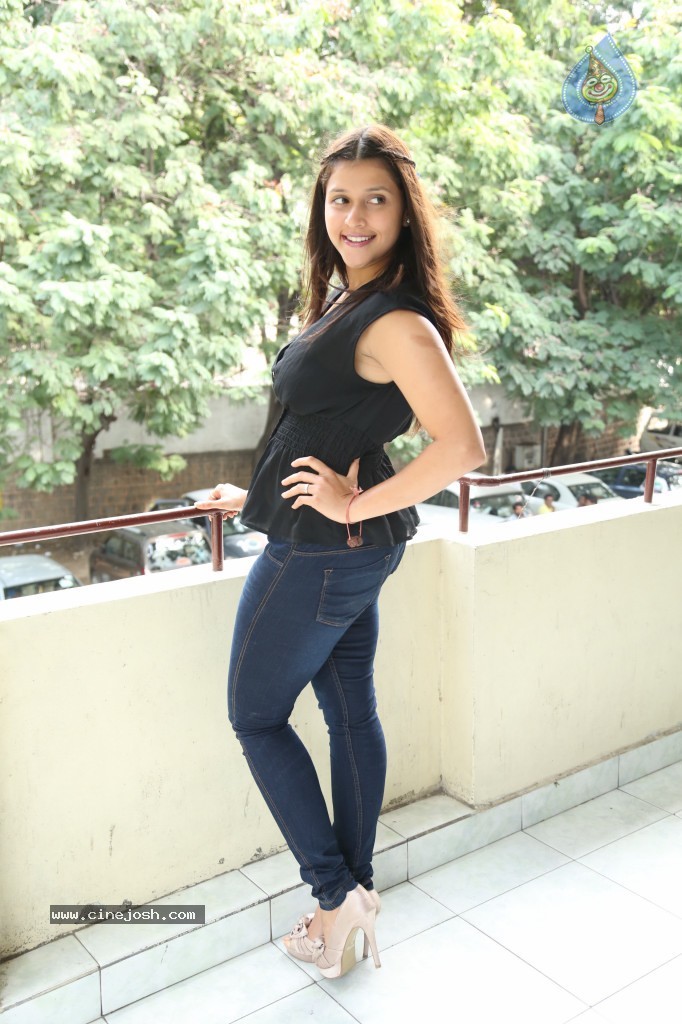 Barbie Handa New Stills - 90 / 125 photos