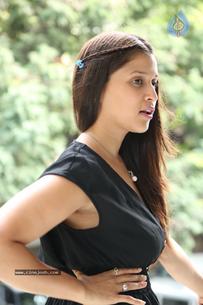Barbie Handa New Stills - 116 / 125 photos