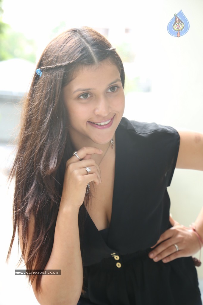 Barbie Handa New Stills - 125 / 125 photos