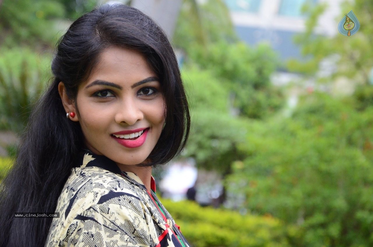 Bhanu Photos - 14 / 50 photos