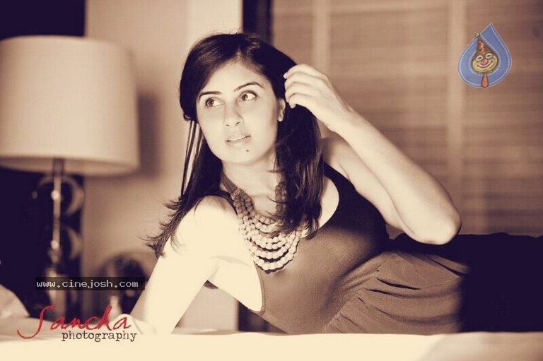 Bhanu Sree Mehra Latest Pictures  - 17 / 24 photos