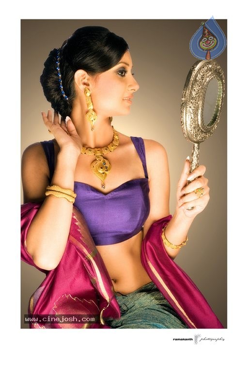 Bhanu Sree Mehra Latest Pictures  - 19 / 24 photos