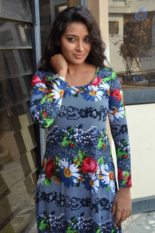 Bhanu Sri Latest Pics - 30 / 35 photos