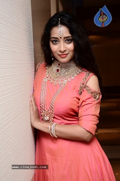 Bhanu Sri Latest Pics - 2 / 26 photos