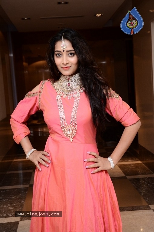 Bhanu Sri Latest Pics - 21 / 26 photos