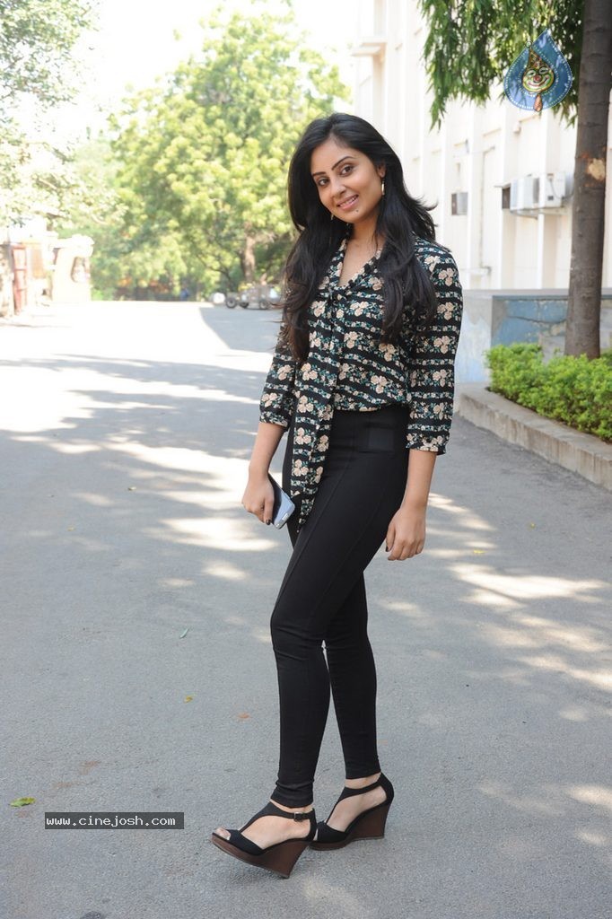Bhanu Sri Mehra Latest Photos - 61 / 112 photos