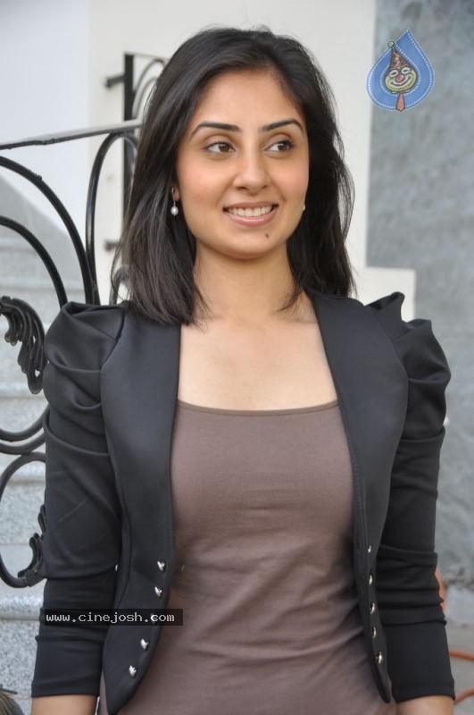 Bhanu Sri Mehra New Stills - 9 / 153 photos