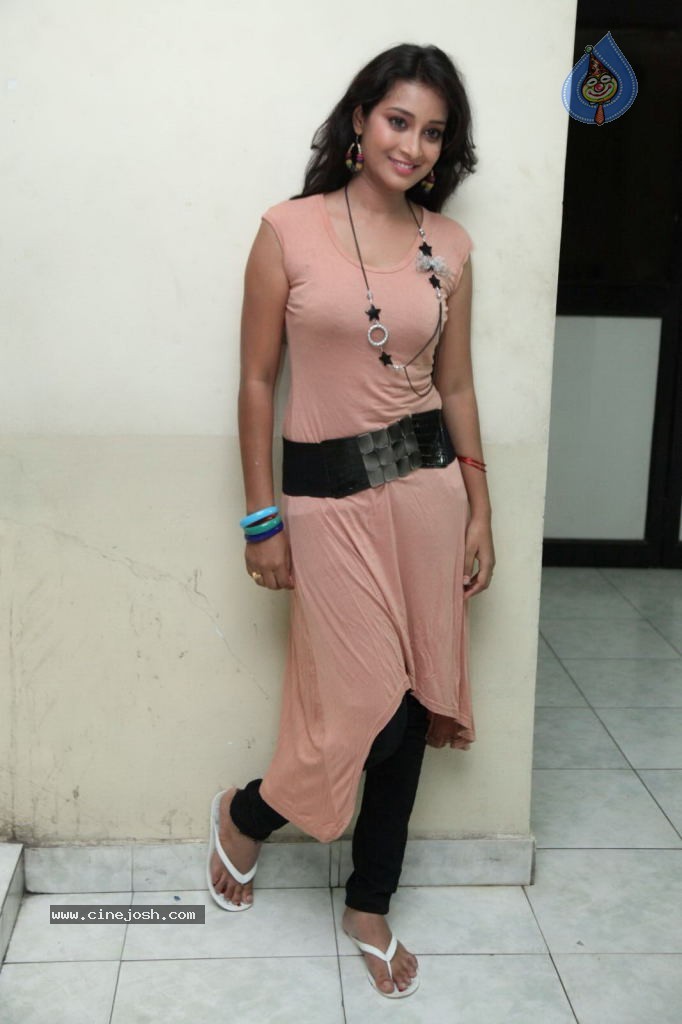 Bhanu Sri New Stills - 47 / 83 photos