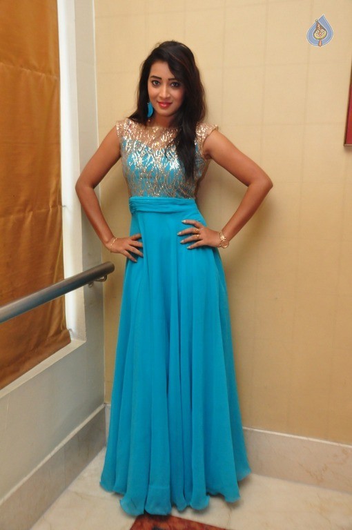 Bhanu Tripathi New Photos - 10 / 42 photos