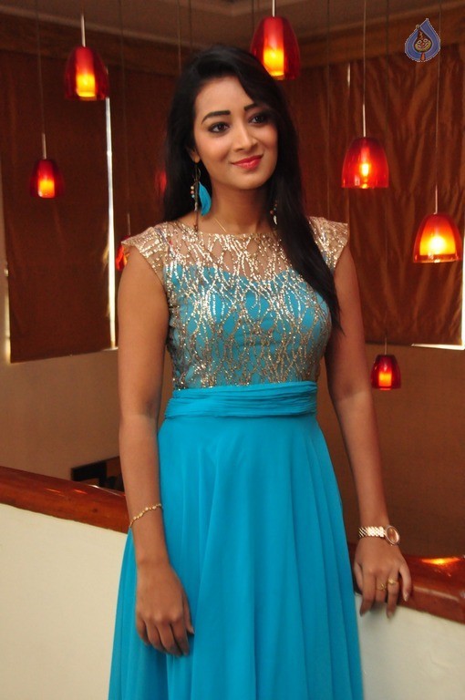 Bhanu Tripathi New Photos - 17 / 42 photos