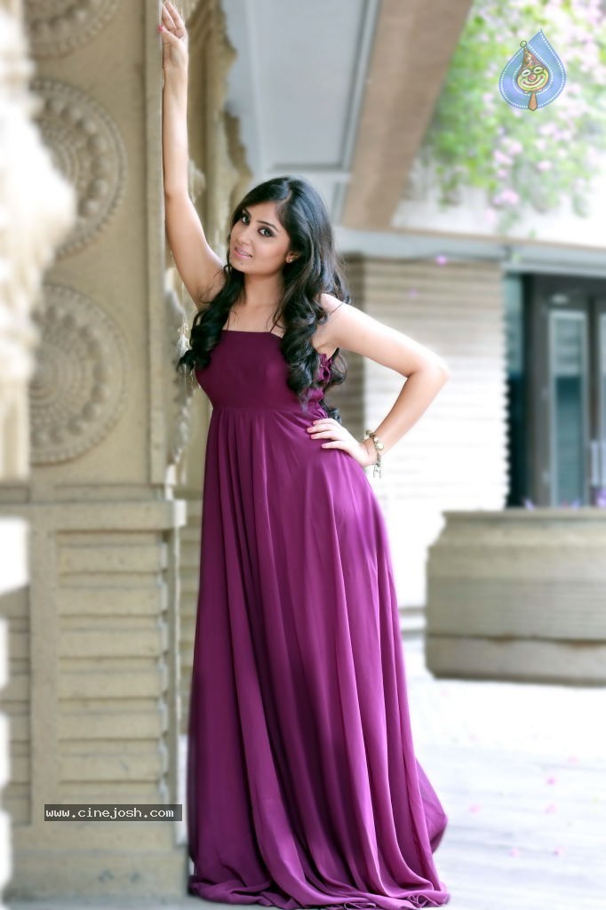 Bhanusri Mehra Hot Stills - 12 / 134 photos