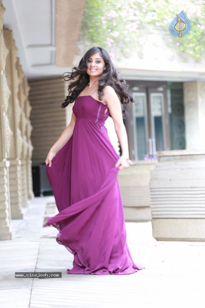 Bhanusri Mehra Hot Stills - 17 / 134 photos