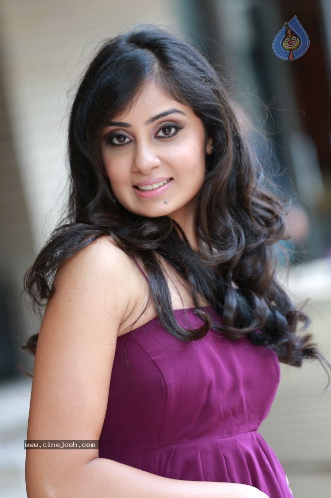 Bhanusri Mehra Hot Stills - 28 / 134 photos