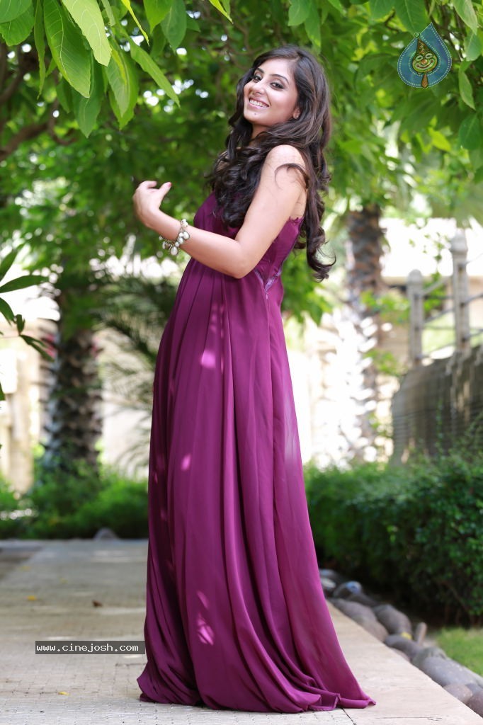Bhanusri Mehra Hot Stills - 37 / 134 photos