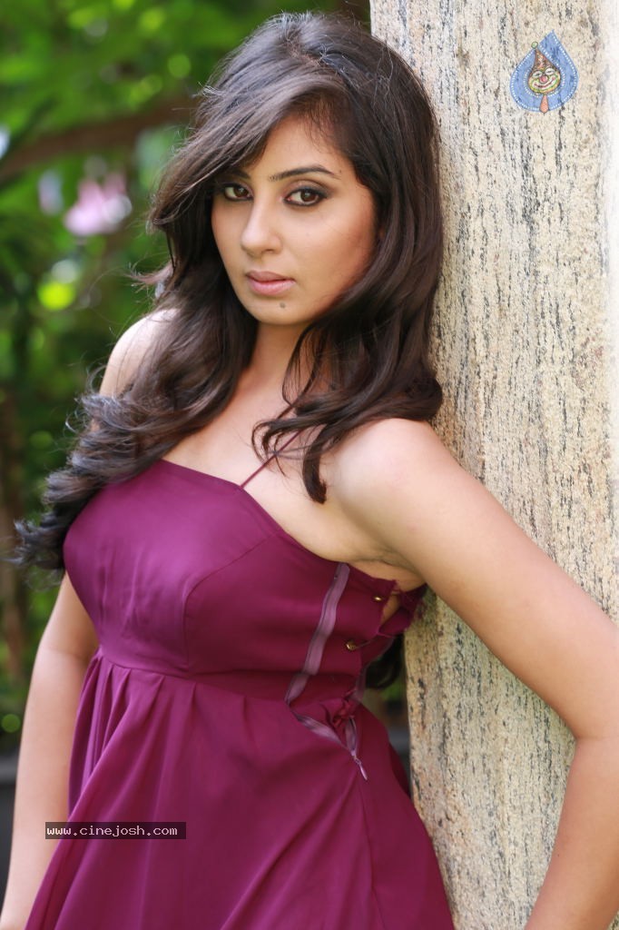 Bhanusri Mehra Hot Stills - 54 / 134 photos