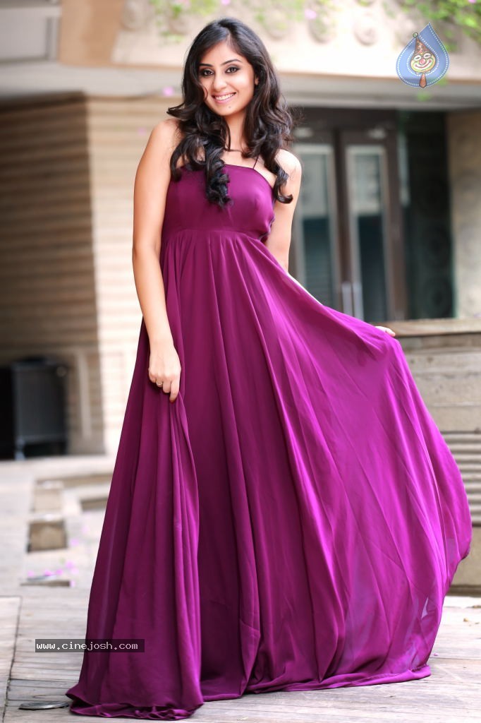 Bhanusri Mehra Hot Stills - 65 / 134 photos