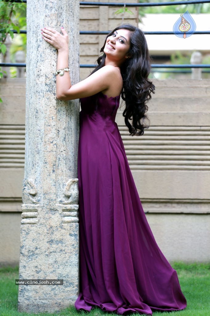 Bhanusri Mehra Hot Stills - 66 / 134 photos