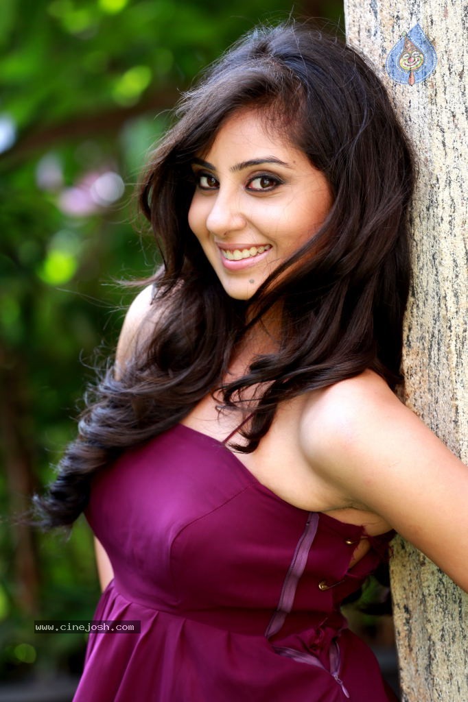 Bhanusri Mehra Hot Stills - 86 / 134 photos