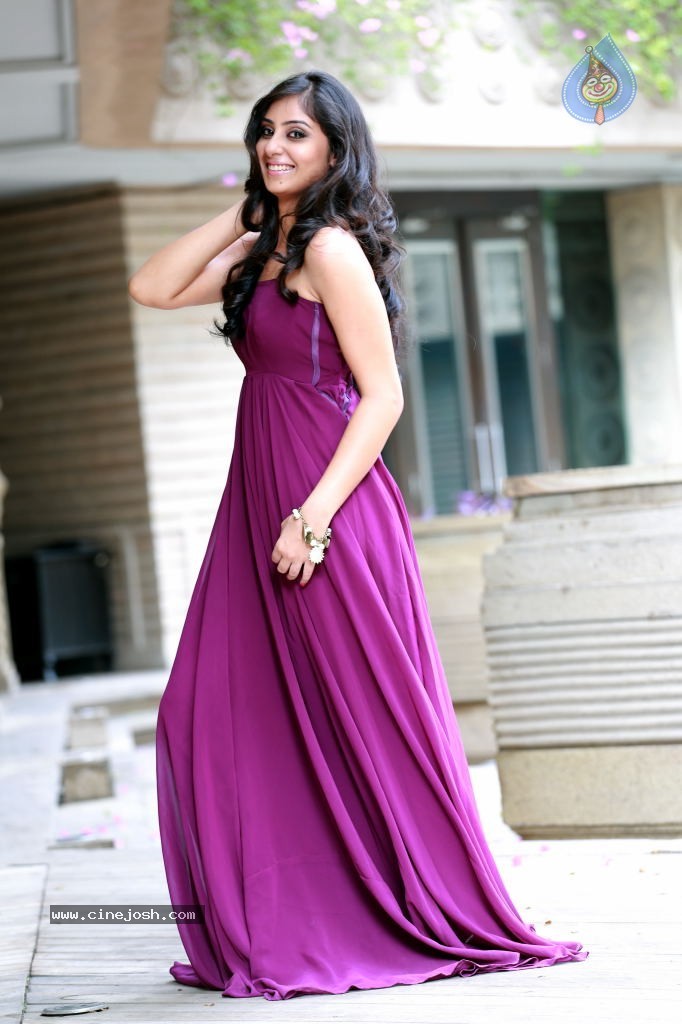 Bhanusri Mehra Hot Stills - 105 / 134 photos