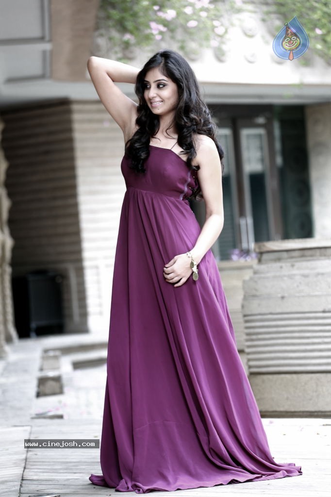 Bhanusri Mehra Hot Stills - 122 / 134 photos
