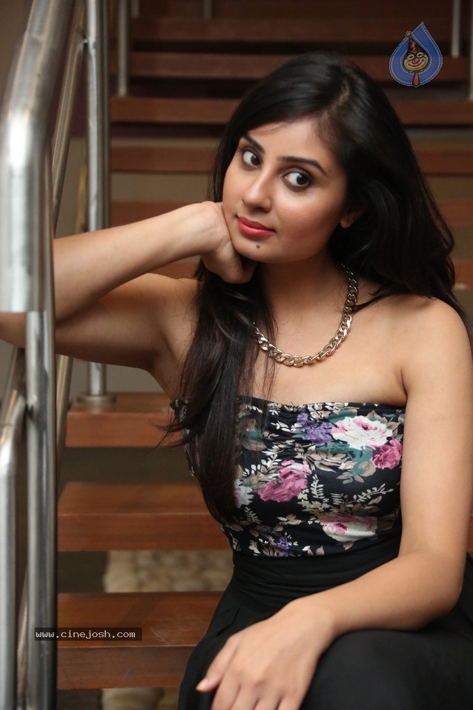 Bhanusri Mehra New Stills - 28 / 89 photos