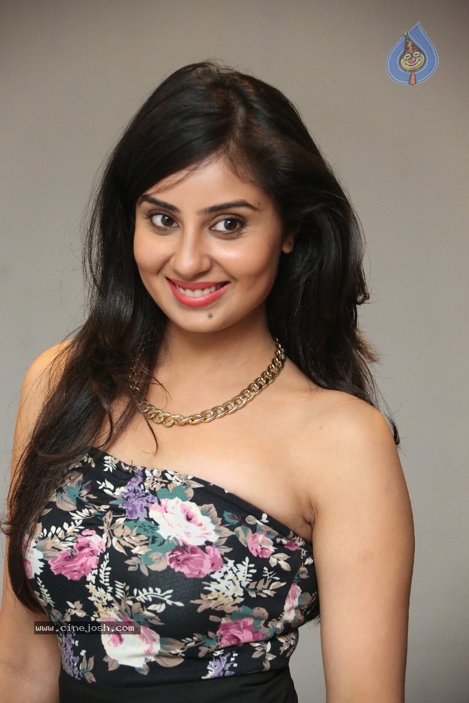 Bhanusri Mehra New Stills - 56 / 89 photos