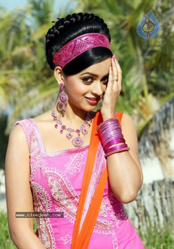Bhavana Latest Gallery - 33 / 68 photos
