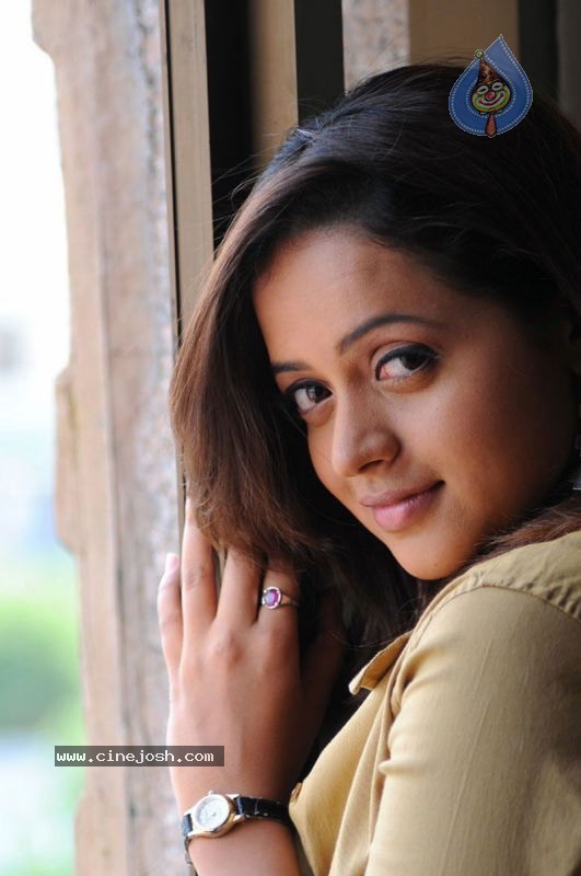 Bhavana Stills - 18 / 20 photos