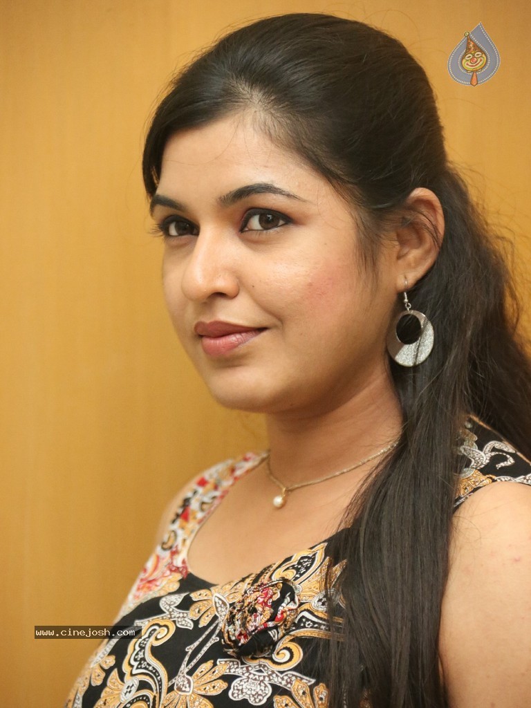 Bhavani Agarwal Latest Photos - 21 / 65 photos
