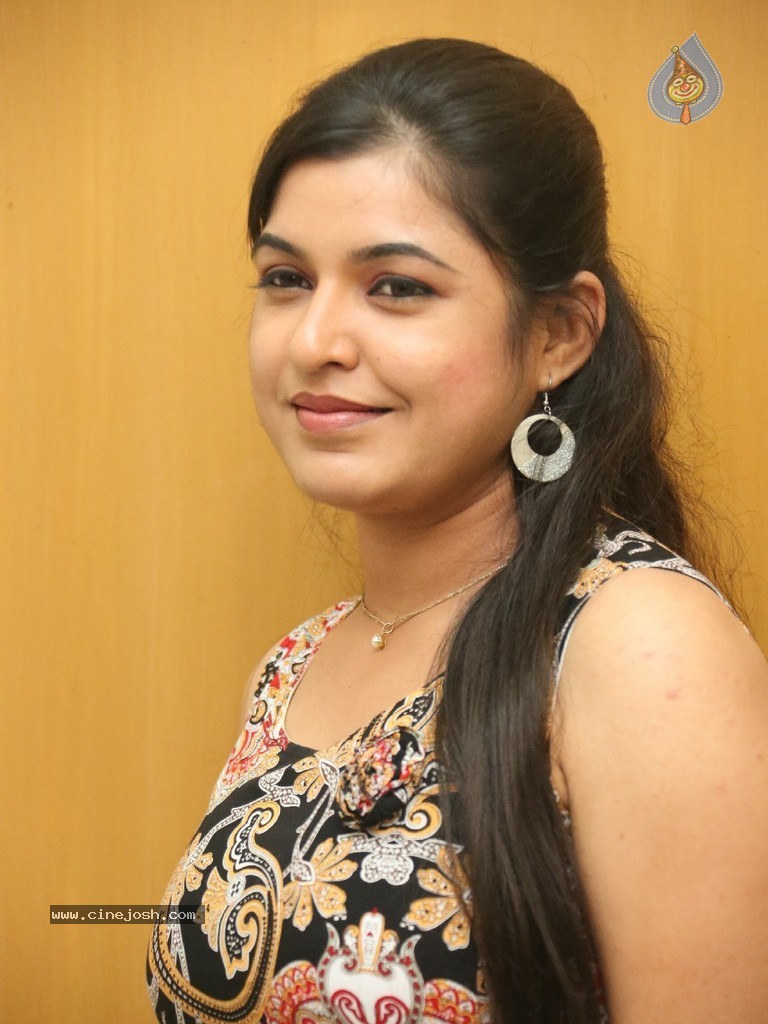 Bhavani Agarwal Latest Photos - 35 / 65 photos