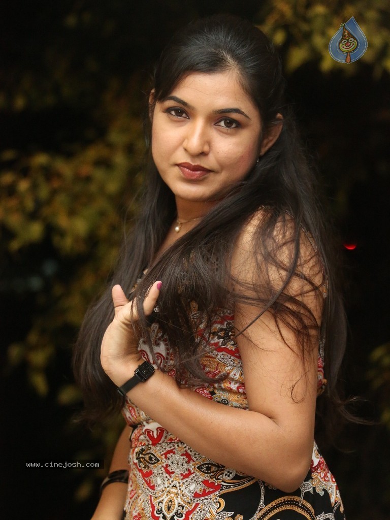 Bhavani Agarwal Latest Photos - 40 / 65 photos