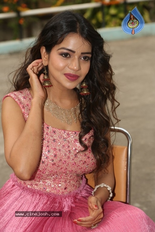 Bhavya Sree New Images - 17 / 18 photos