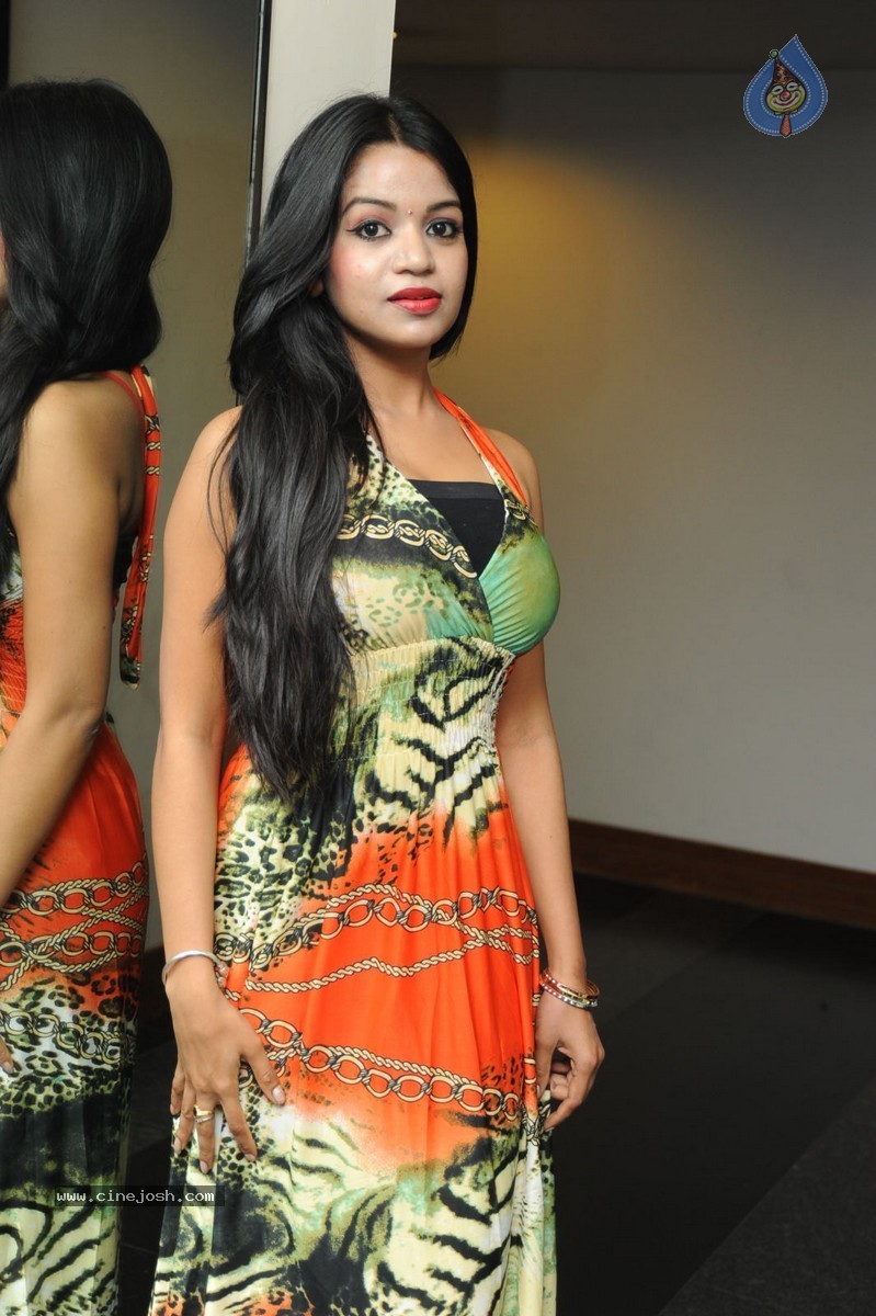 Bhavya Sri New Pics - 26 / 43 photos