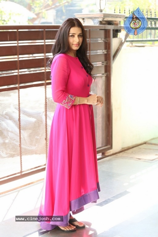 Bhumika Chawla Latest Photoshoot - 13 / 21 photos