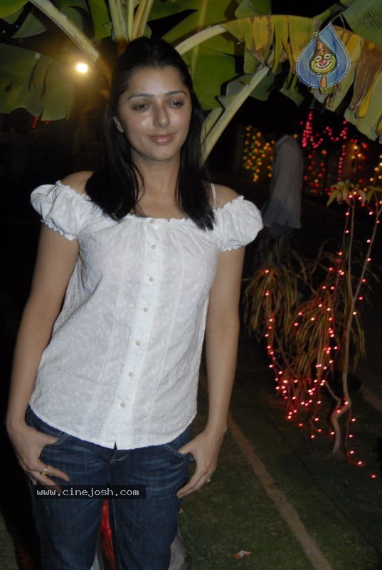 Bhoomika New Gallery - 12 / 34 photos