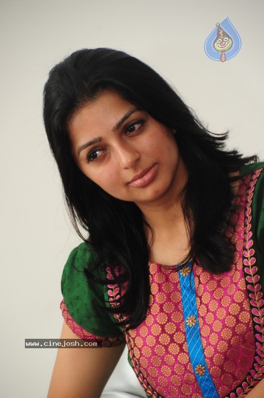 Bhumika New Stills - 5 / 51 photos
