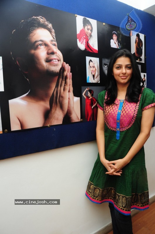 Bhumika New Stills - 7 / 51 photos