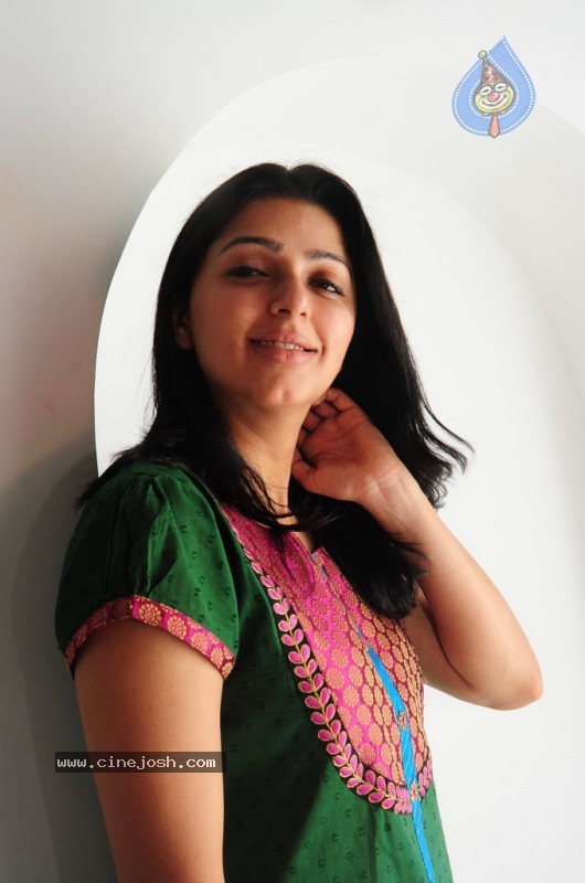 Bhumika New Stills - 10 / 51 photos