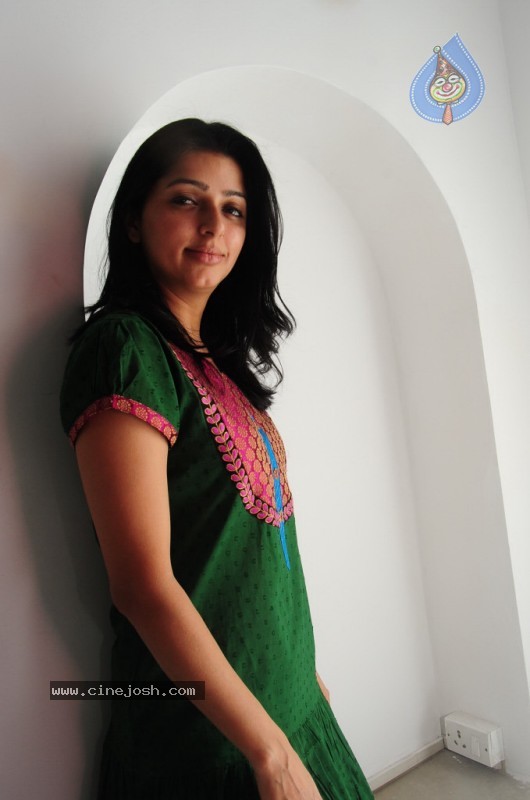 Bhumika New Stills - 18 / 51 photos