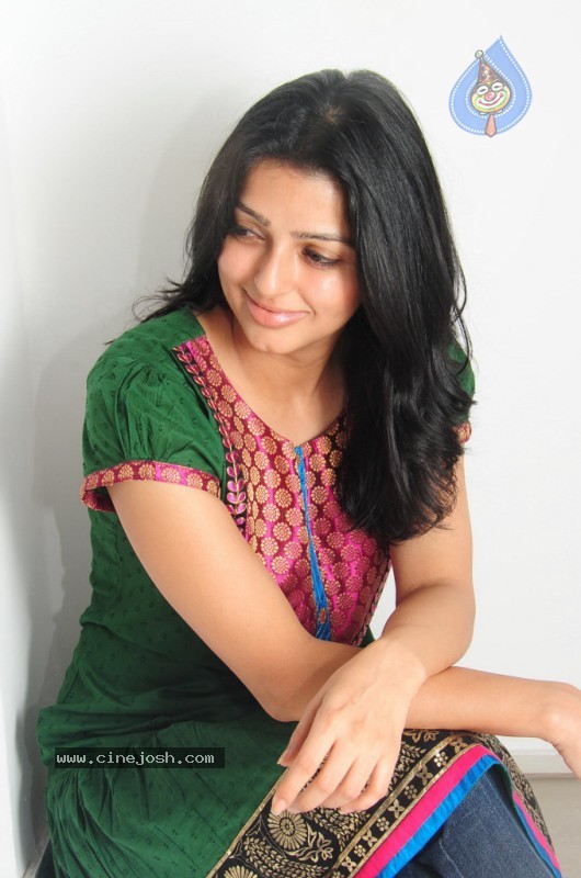 Bhumika New Stills - 22 / 51 photos