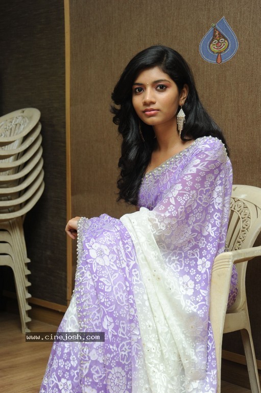 Bindhu Barbie Stills - 16 / 35 photos