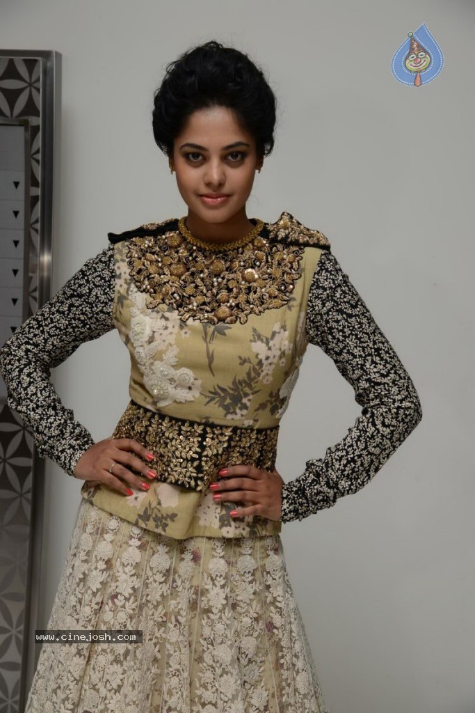 Bindhu Madhavi Latest Pics - 29 / 37 photos