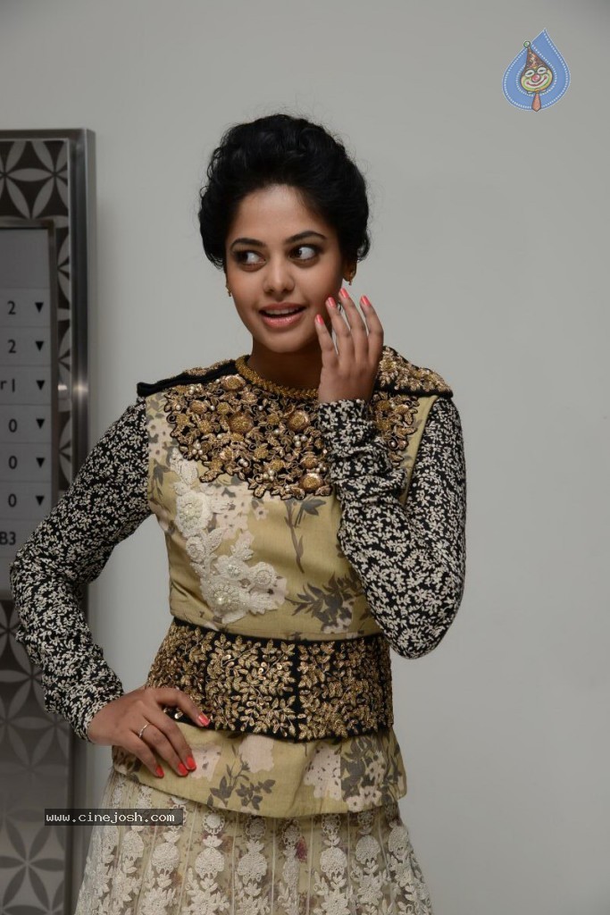 Bindhu Madhavi Latest Pics - 36 / 37 photos