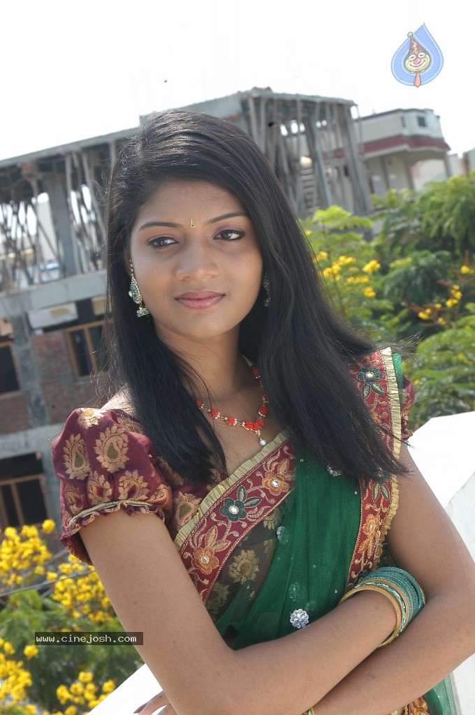 Bindhu New Stills - 22 / 43 photos