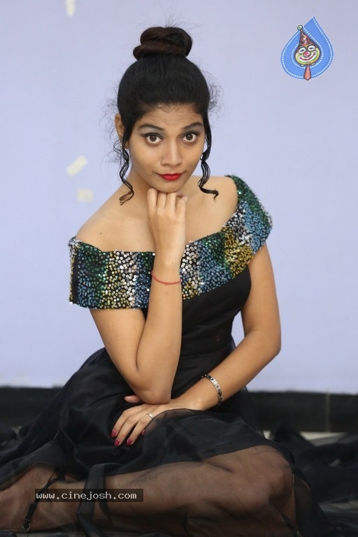 Bindu Barbie Photos - 14 / 29 photos