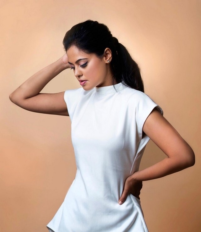 Bindu Madhavi Photos - 13 / 15 photos