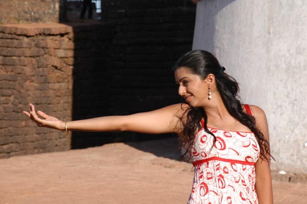 Bhumika - Hot - Photos - 7 / 88 photos