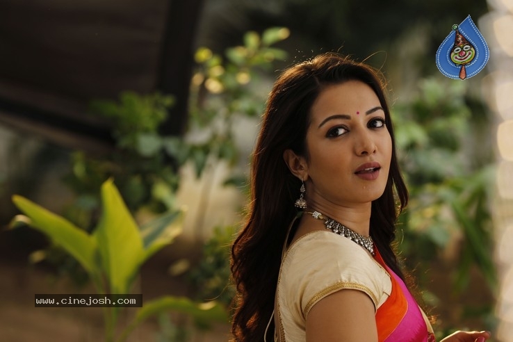 Catherine in Vadaladu Movie - 6 / 42 photos