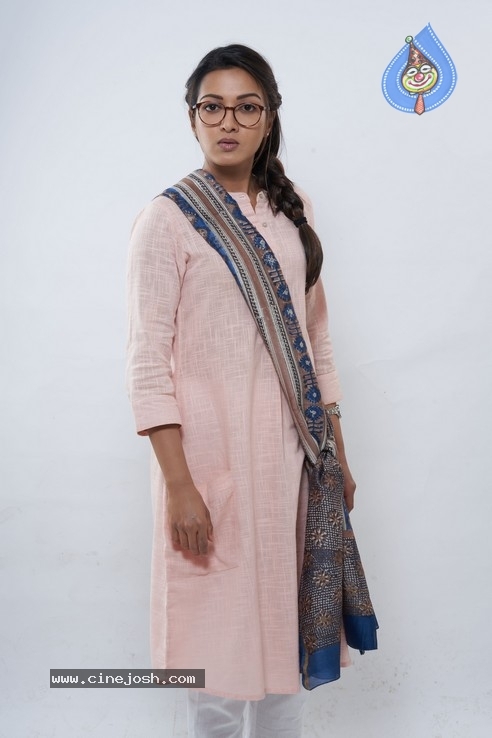 Catherine in Vadaladu Movie - 30 / 42 photos